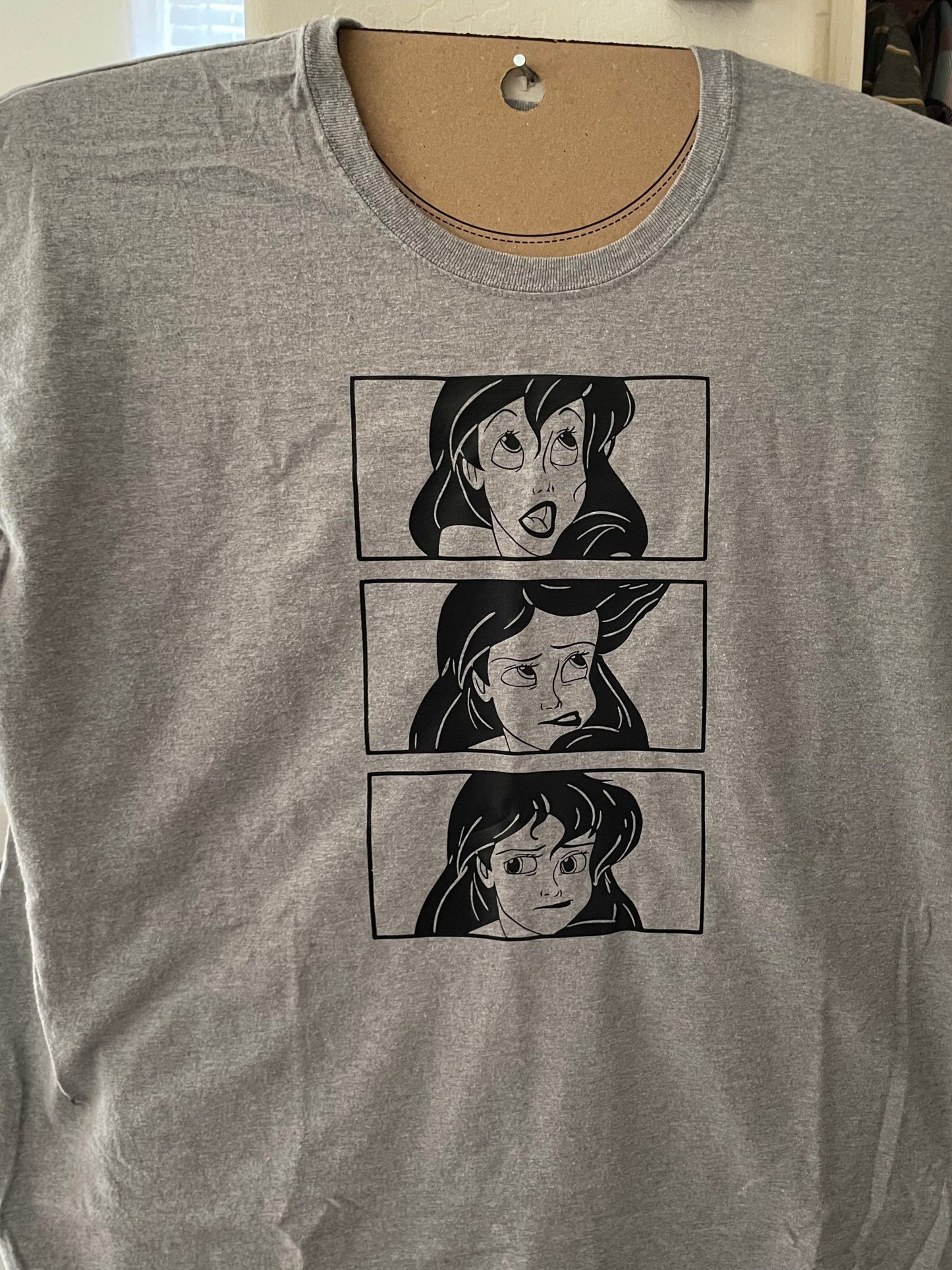 Camiseta gráfica de Ariel de La Sirenita